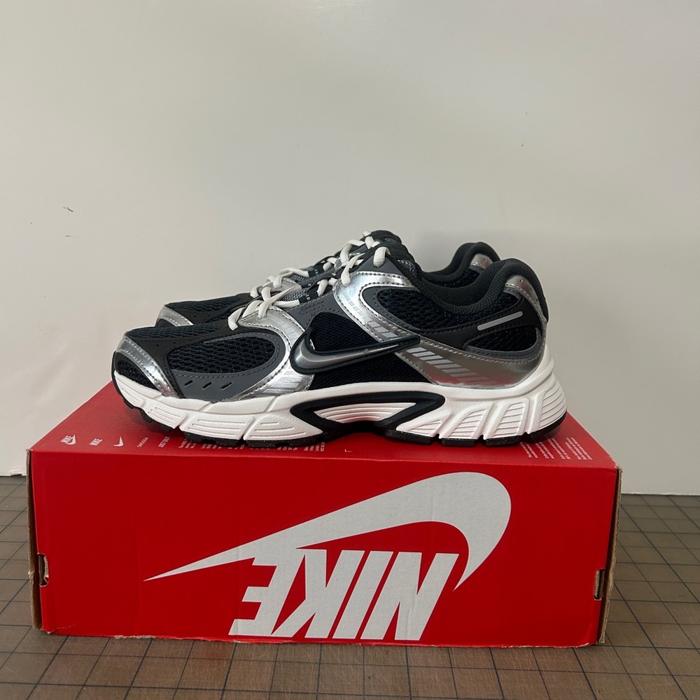 Nike V5 RNR ‘Seaweed Metallic Silver’ Womens
